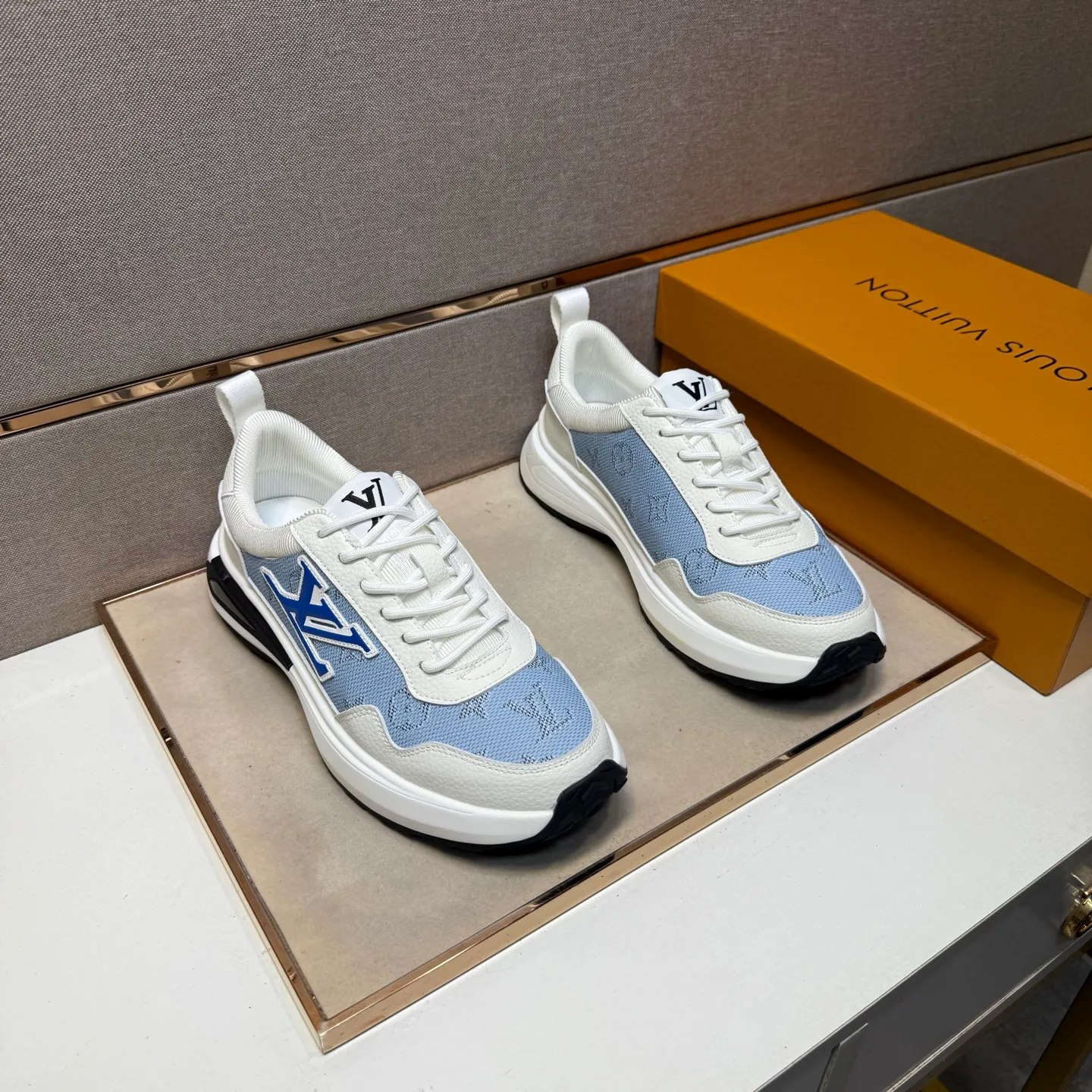 Men's men's shoes 💰pp462【LV～】men's casual shoes 2025z cabinet sales simultaneously 🔶Size: 38-44 #️⃣ 🔷3 colors🔜The upper is made of multi-material splicing➕Mesh lining, comfortable and breathable, sole: original comfortable and wear-resistant outsole, ⚠️real thing📱photographed🎬real thing is better📢📢📢